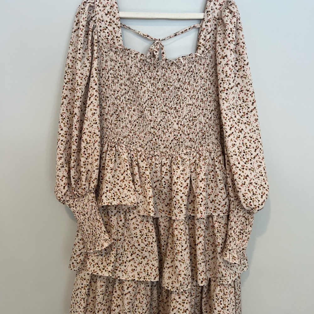 Byinns Women's Large Beige Floral Square Neck Tiered Tie Back Swing Mini Dress